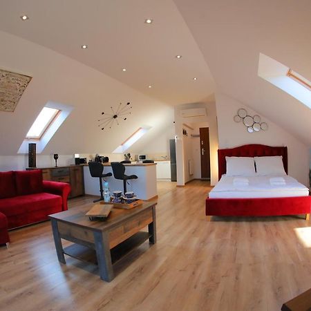 Apartament Ksiazecy Klimatyzacja Żagań Exteriör bild